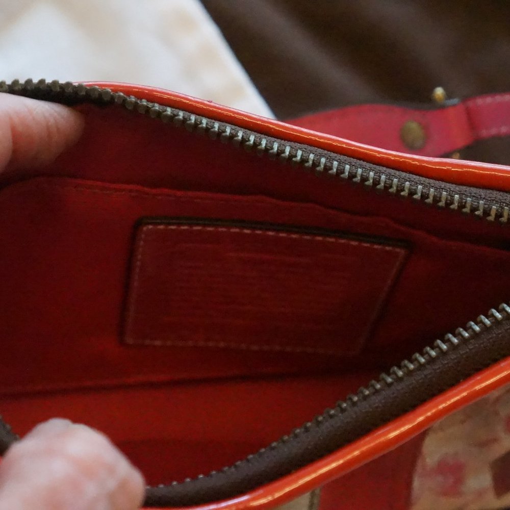 Coach - Picture 2 of 5